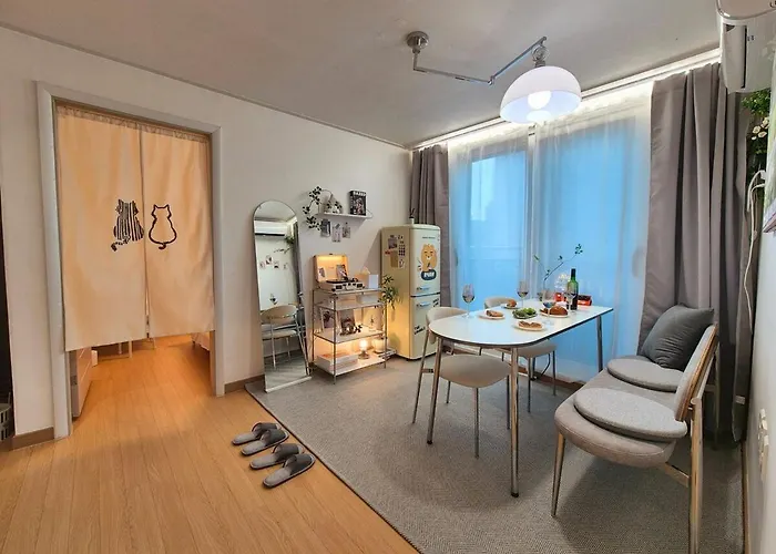 6 Minutes From Dongmyo Station In Jongno, Naksan Park Bukchon Hanok Village Gyeongbokgung Palace * 首爾